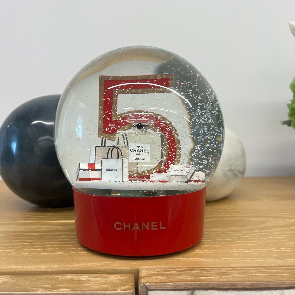 Chanel No. 5 2015 Snow Globe